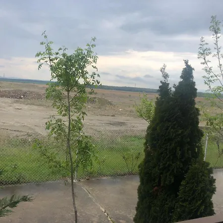 Spacious, 2 Bed Apt, Orchid *